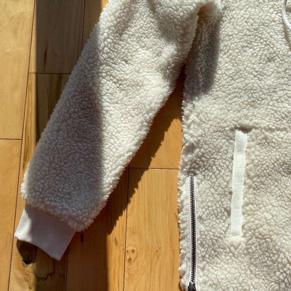 Women's Signature Sherpa Fleece Pullover - Picture 9 of 13